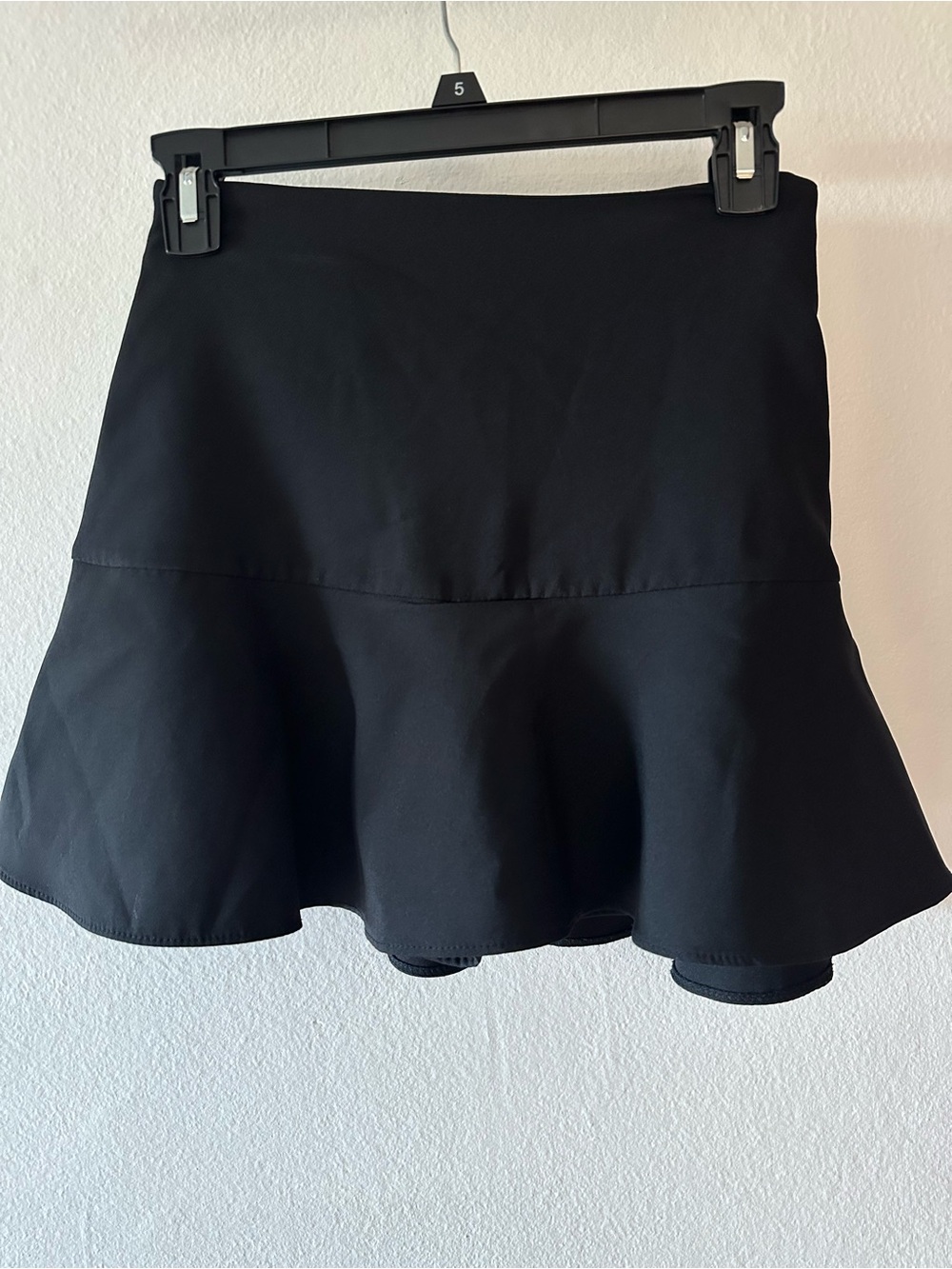 Black Zara skort, size extra small; it has a left-side closure and ties. - Picture 3 of 9